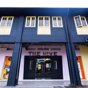  Hostal The Hive